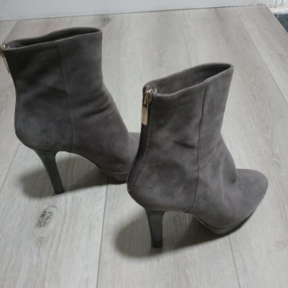Jimmy Choo Gray Suede Platform Booties Size 38 (Approximately US size 7)